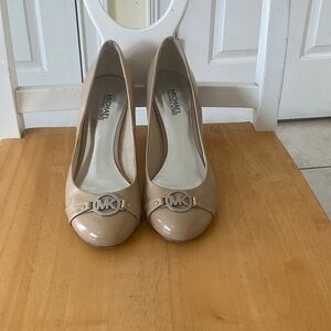 Michael Kors Women's Cream Flats with Logo Accent